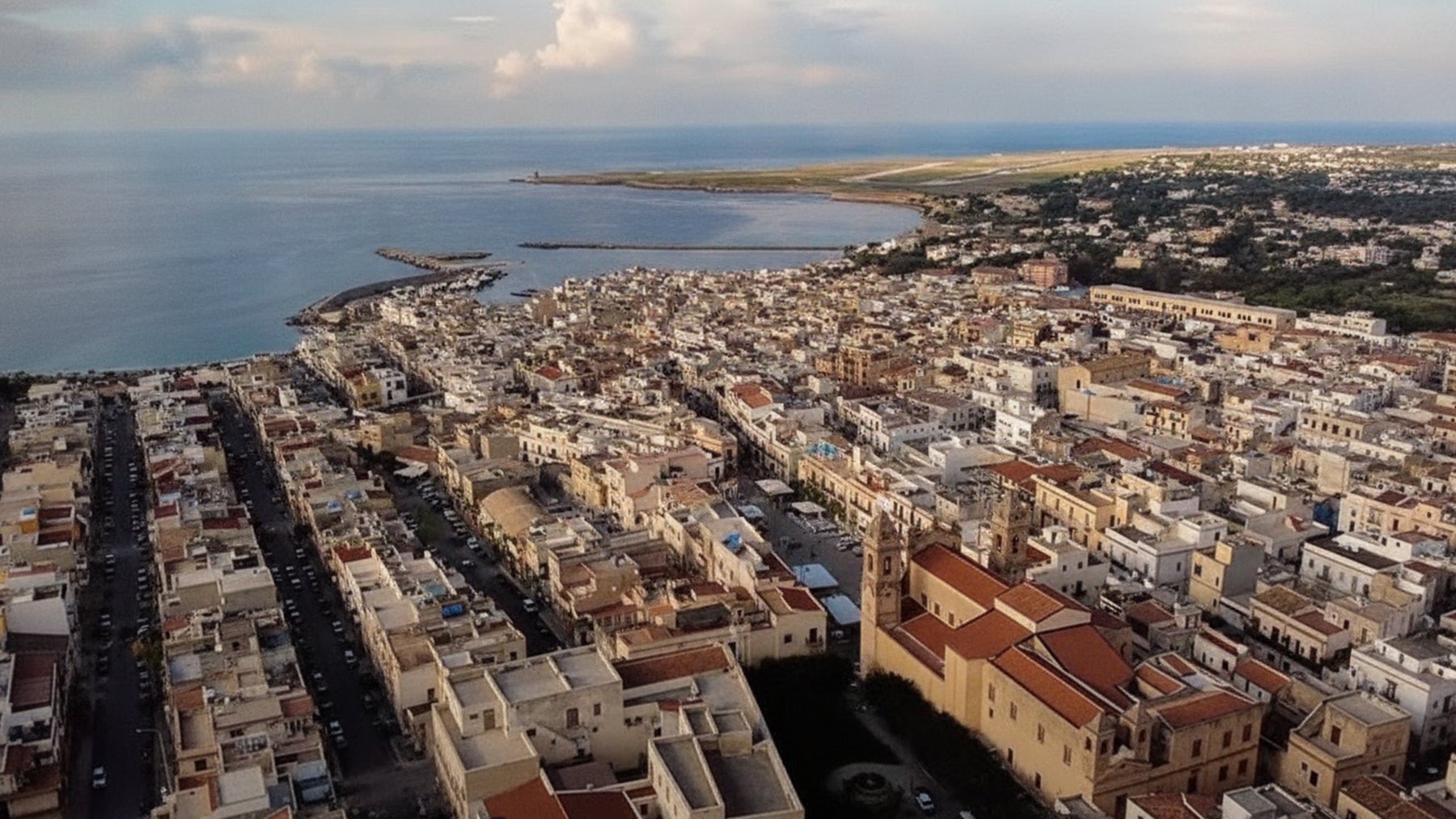 Terrasini: il lungomare e il Museo del Carretto Siciliano